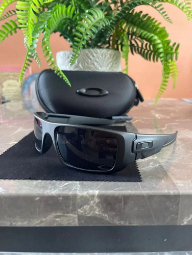 Oakley oo923902 men - oakley,
