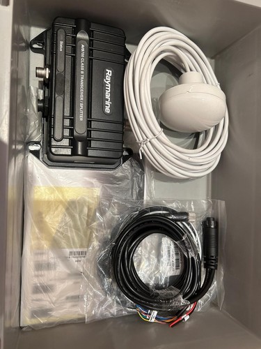 Raymarine ais700 class ais - raymarine,
