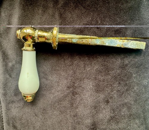 Porcelain cistern lever gold - porcelain,