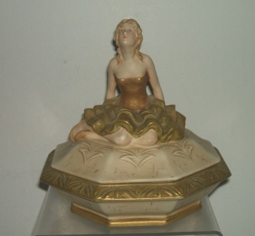 Royal dux lady figurine powder - figurine,