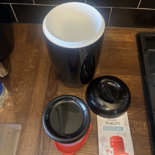 Black easiyo yoghurt maker - easiyo,