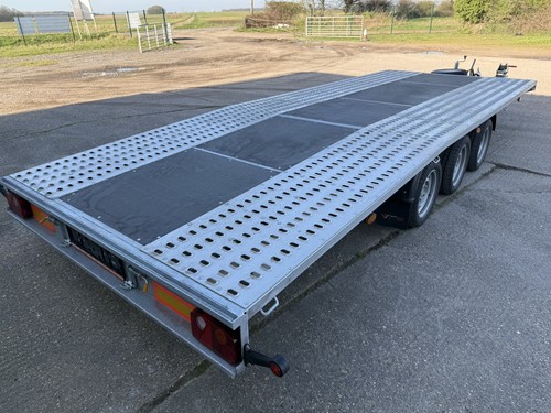 Triple axle 3500kg beavertail - triple,