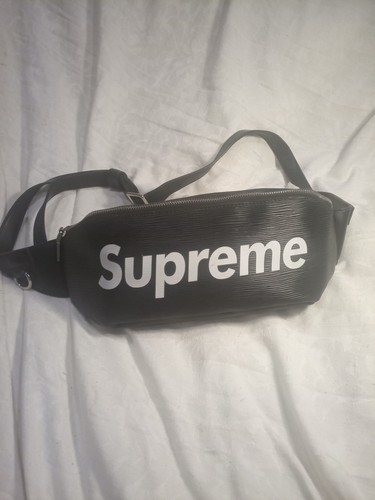 Supreme black crossbody bum - supreme,