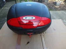 Givi E450 top box in good