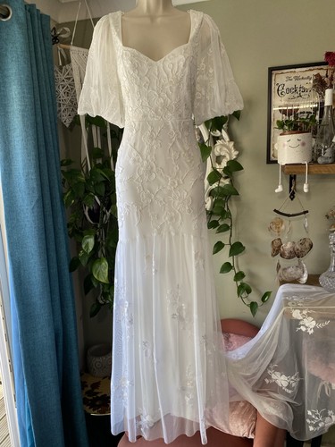 Rrp 550 monsoon - £550, bridal