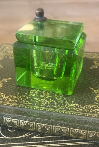 Stunning cut green glass - green,