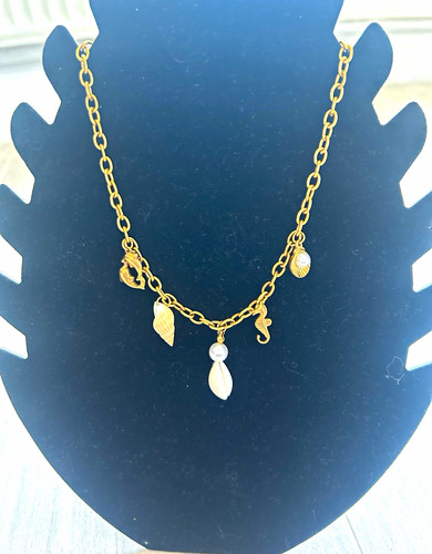 Gold tone oval link - gold,
