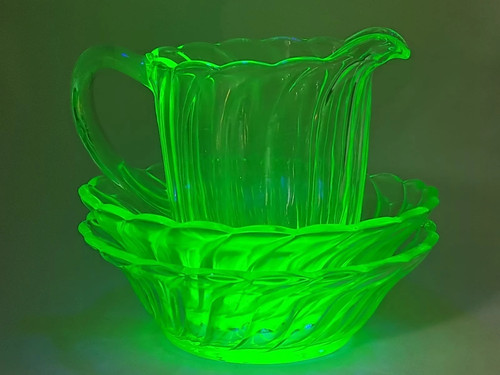 Bagley uranium glass - bagley,