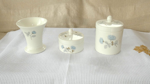 Wedgewood ice rose round - 'ice,