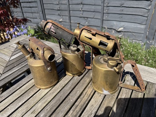 Vintage brass three - , crowns