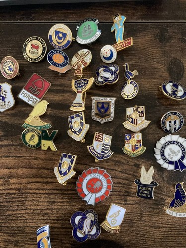 Metal enamel badges coffer - metal/enamel,