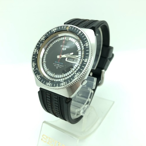 W2213 seiko 5 sports - seiko,