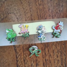 McMillan pins, Pantomime Wolf