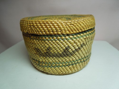 Makah nootka polychrome - makah/nootka, lidded