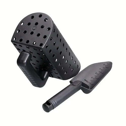 Metal detecting sand - detecting, scoop