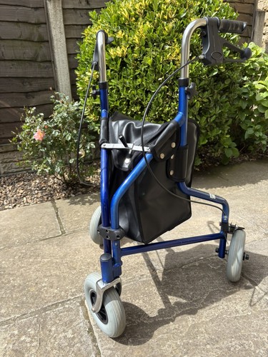 Folding wheel rollator - folding, 3-wheel