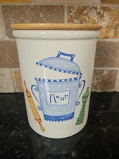 Cloverleaf Pottery Flour