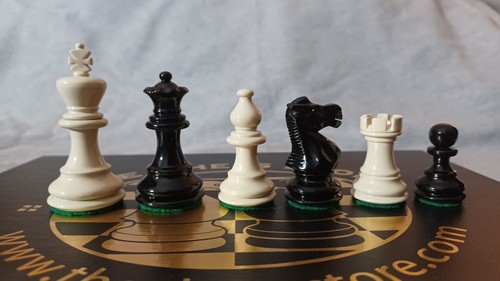 The chess store solid - chess, laquered