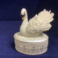 The Leonardo Collection Swan