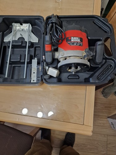 Black and decker router - ,