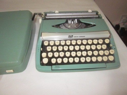 Smith corona manual typewriter - smith,