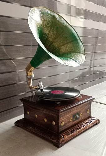Antique gramophone fully - gramophone,