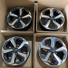 New Genuine Set Of 4 Nissan