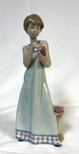 Vintage Lladro #5607 Girl With
