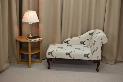 Small chaise longue sofa - chaise,