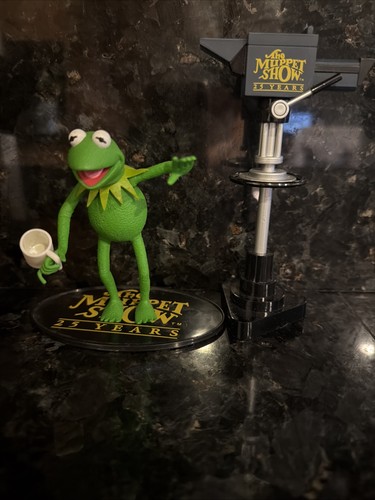 Muppets kermit the frog figure - frog,
