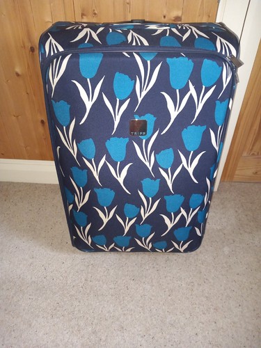 Large navy blue suitcase - large,