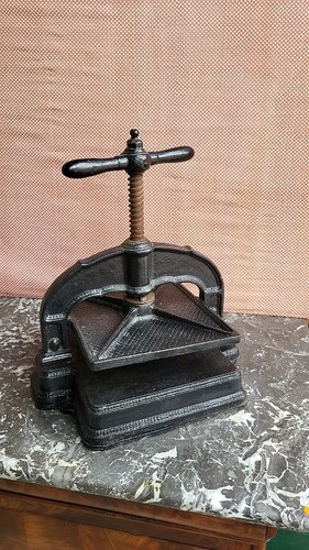 Cast iron book press - iron,