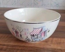 Alfred Meakin sugar bowl in the Montmartre / Paris cafe design