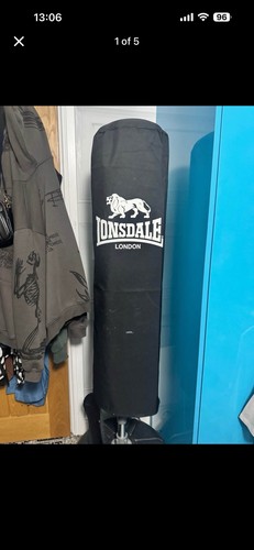 Punching bag free standing - free,