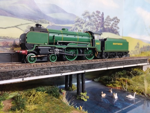 Hornby r2827 green - hornby, (oo)
