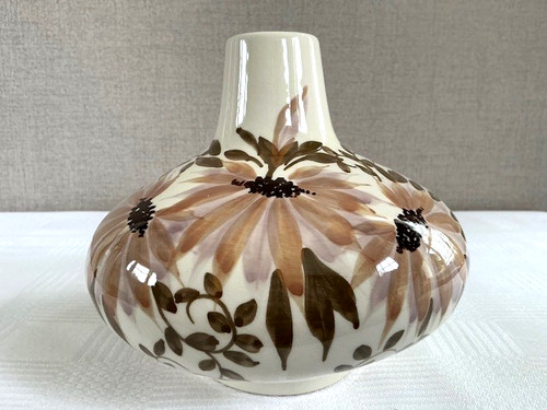 Jersey pottery table lamp - table,