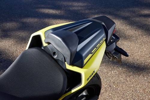 Honda hornet cb750 2023 - cb750, rear