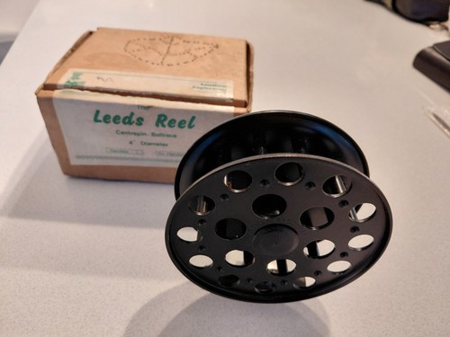 Fishing center pin reel - center,