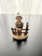 VINTAGE HUMMEL FIGURINE -