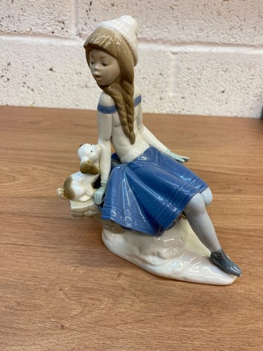 Nao lladro winter - by, ‘winter