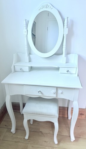 Charming white vintage style - white, vintage-style