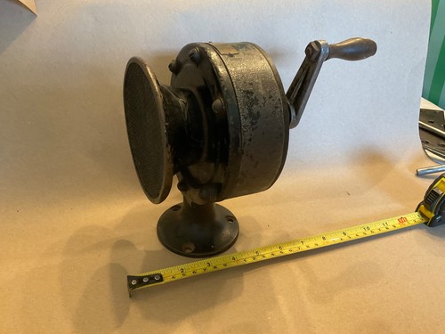 Vintage trench hand gas - vintage, klaxon