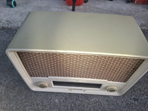 Radio rentals model - 238, valve