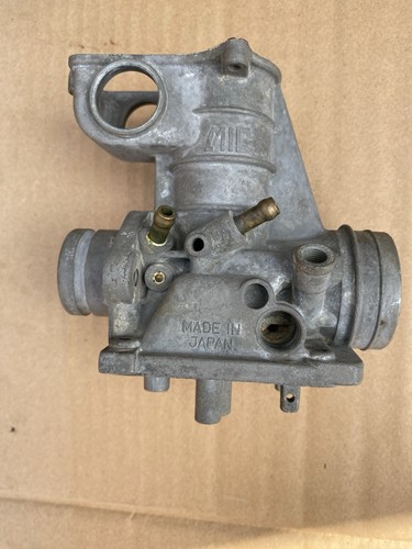 Kawasaki z650 carburettor body - kawasaki,