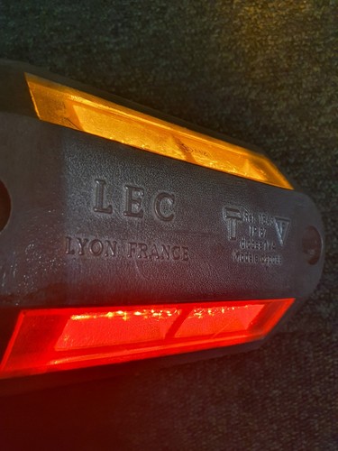 Aircraft taxiway runway light - aircraft,