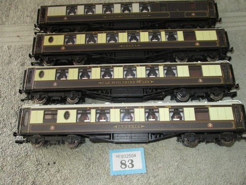 Hornby four pullman cars with - four,
