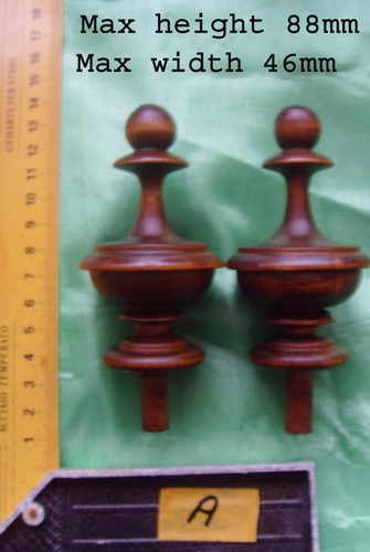 Type pair stained wood - pair,
