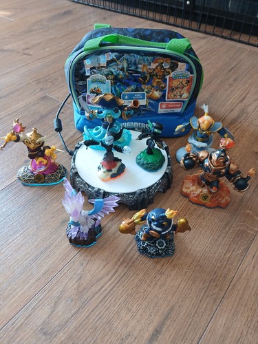Skylanders figures incl - x8,