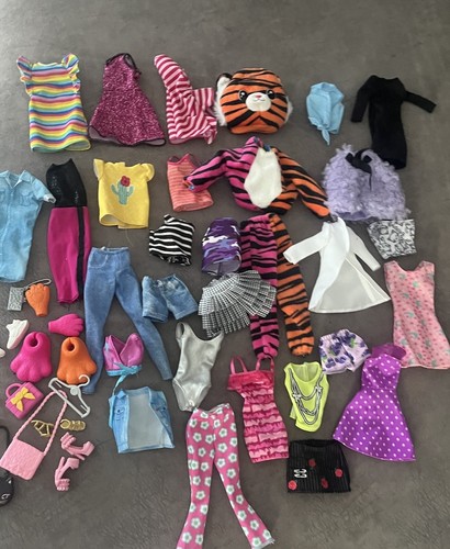 Barbie clothes bundle - clothes,
