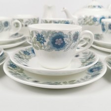 Wedgwood Clementine Tea Cups & Saucers Set w/ Teapot, Sugar Bowl & Jug Vintage